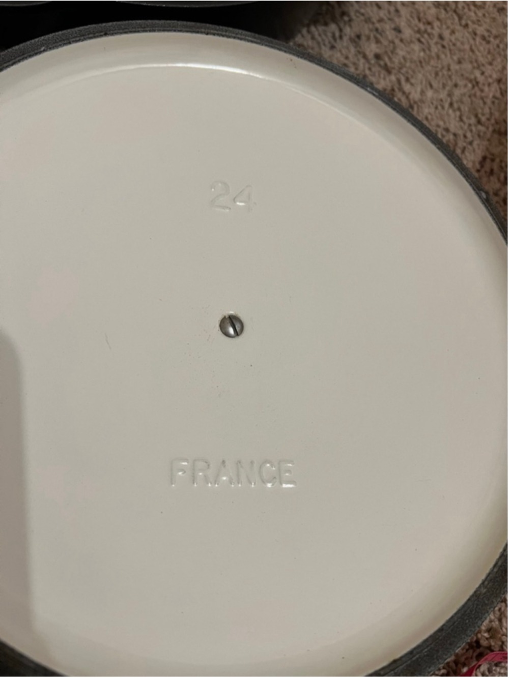 Le Creuset White Enamelled Cast Iron Round Dutch Oven 5L - Picture 2 of 8